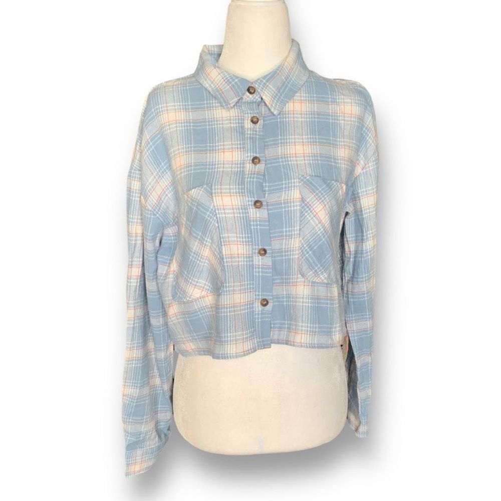 Timing Women's Blue Plaid‎ Flannel Cropped Long Sleeve Button Down Shirt Small